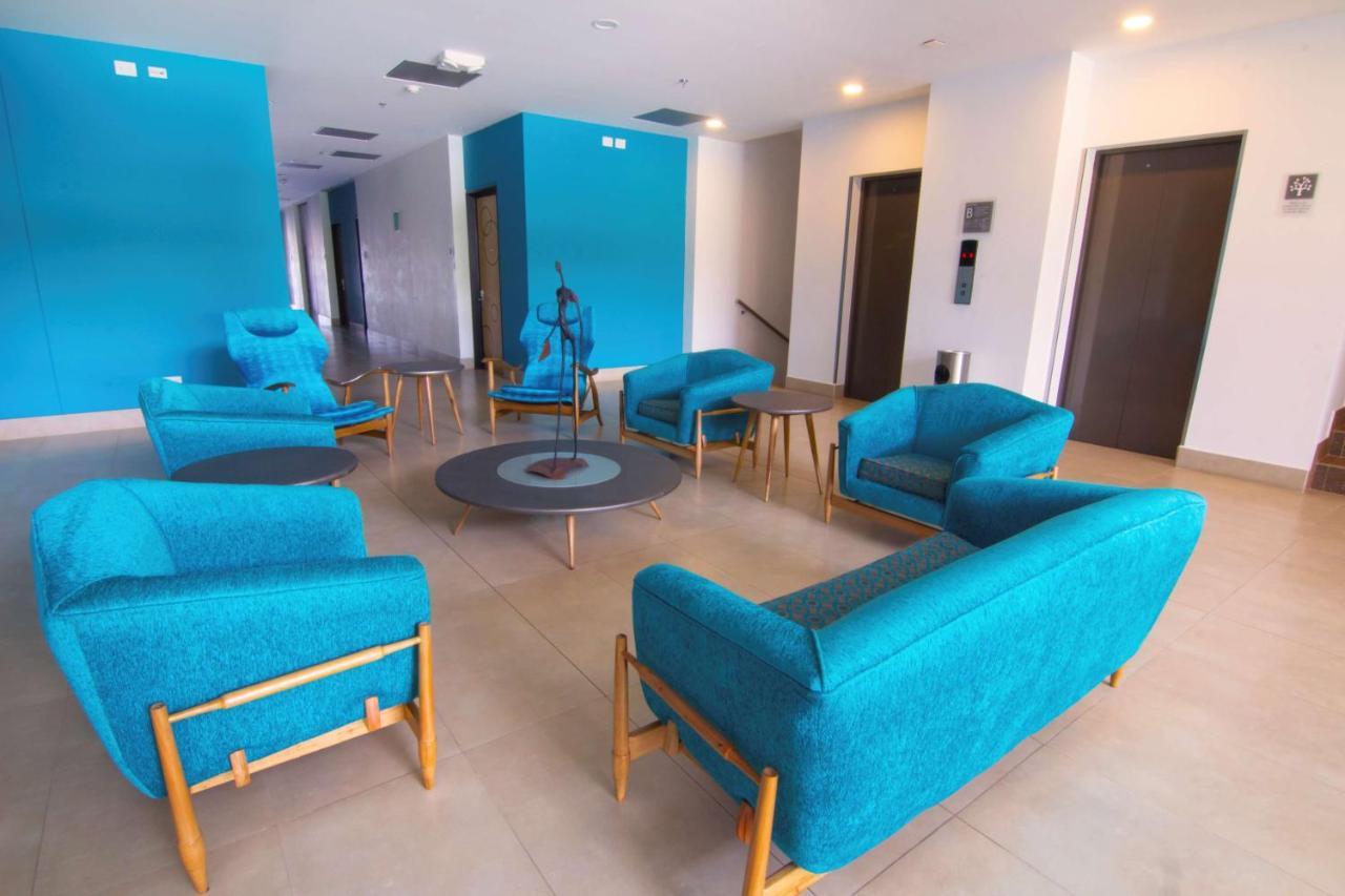 Sonesta Hotel Pereira Cerritos Exterior foto The lobby of the hotel