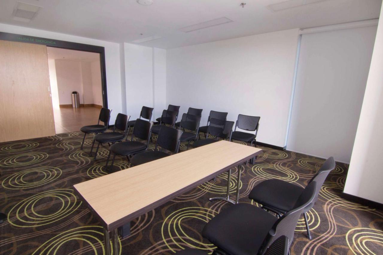 Sonesta Hotel Pereira Cerritos Exterior foto A meeting room at the hotel