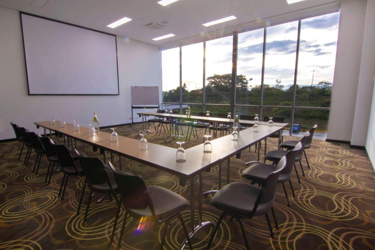 Sonesta Hotel Pereira Cerritos Exterior foto Meeting room