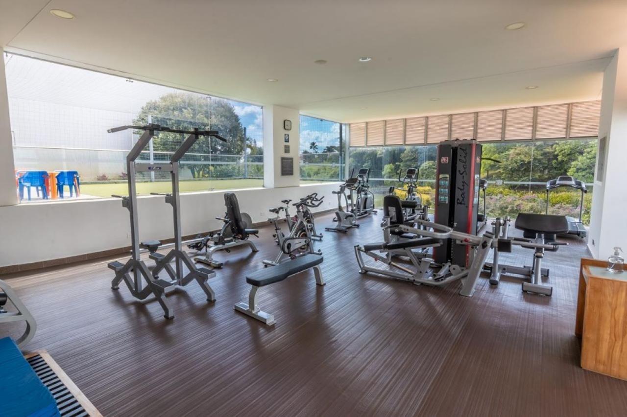 Sonesta Hotel Pereira Cerritos Exterior foto The gym at the hotel