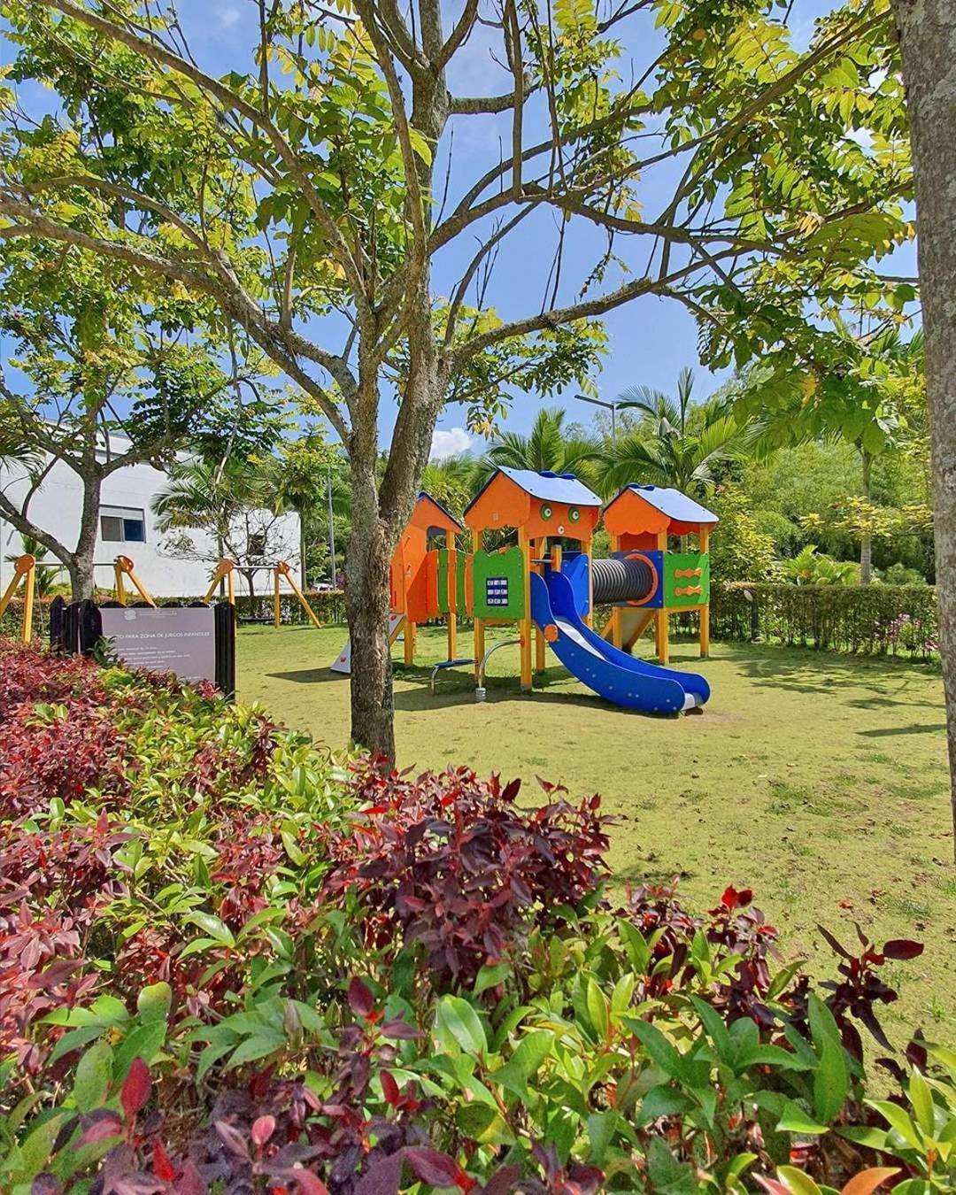 Sonesta Hotel Pereira Cerritos Exterior foto Playground at the resort