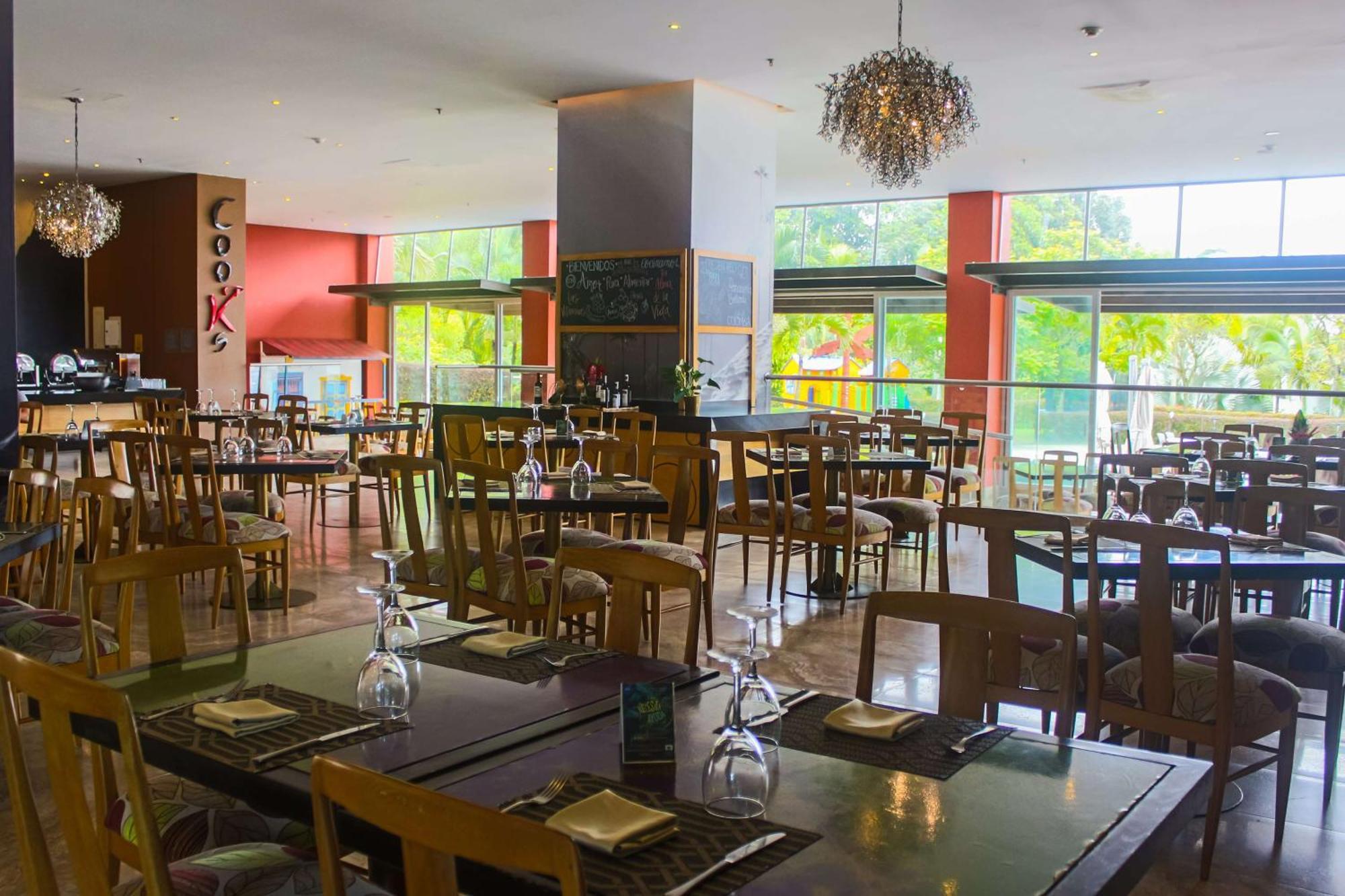 Sonesta Hotel Pereira Cerritos Exterior foto The interior of the restaurant