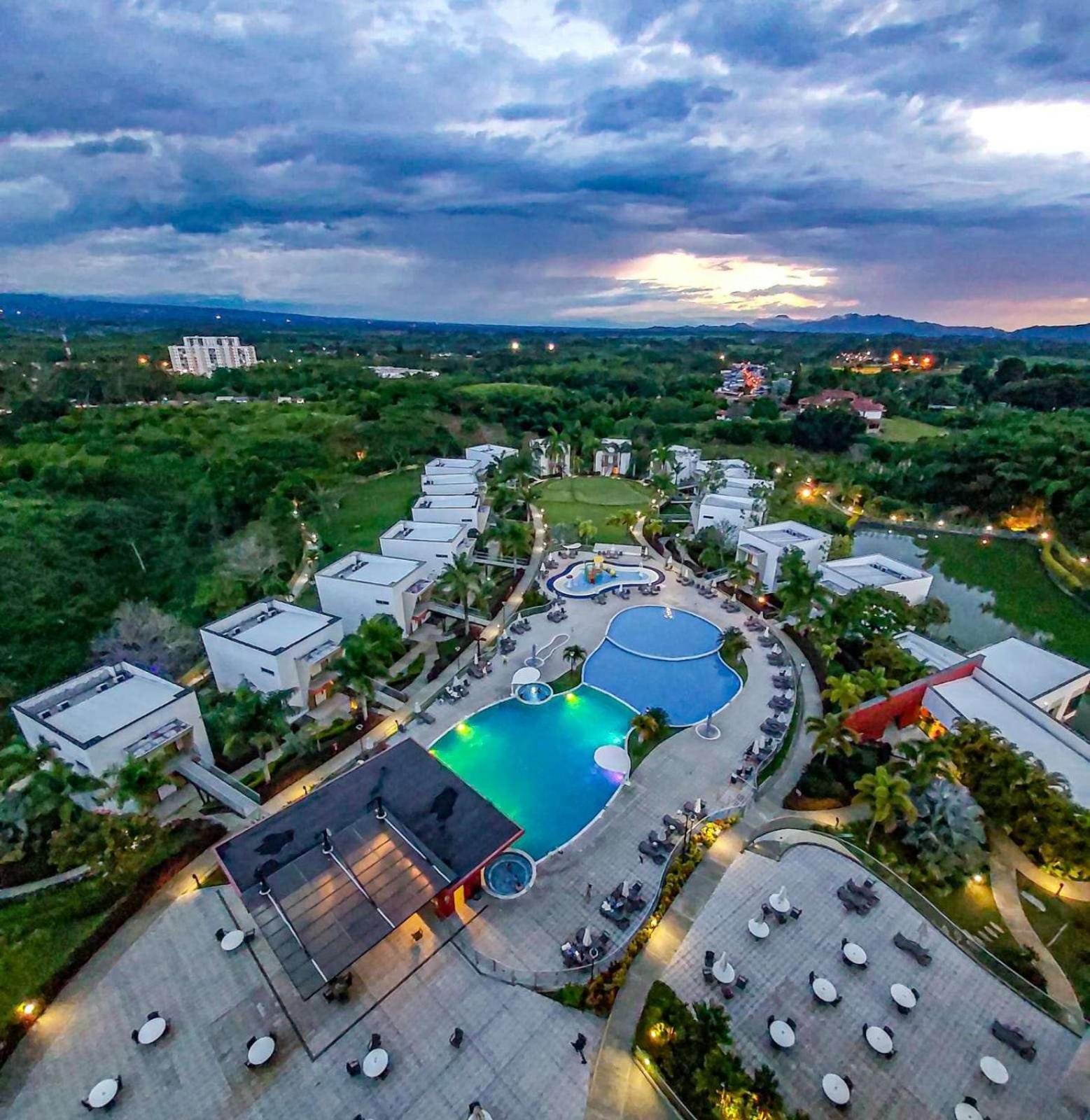 Sonesta Hotel Pereira Cerritos Exterior foto Aerial view of the resort